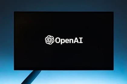 成瘾诉讼风暴席卷科技巨头：Meta迎高风险庭审之际，OpenAI推出青少年版ChatGPT
