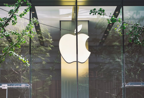 苹果发布iOS 27，新版Siri AI开放测试，云端功能设每日限额、未来可付费扩容