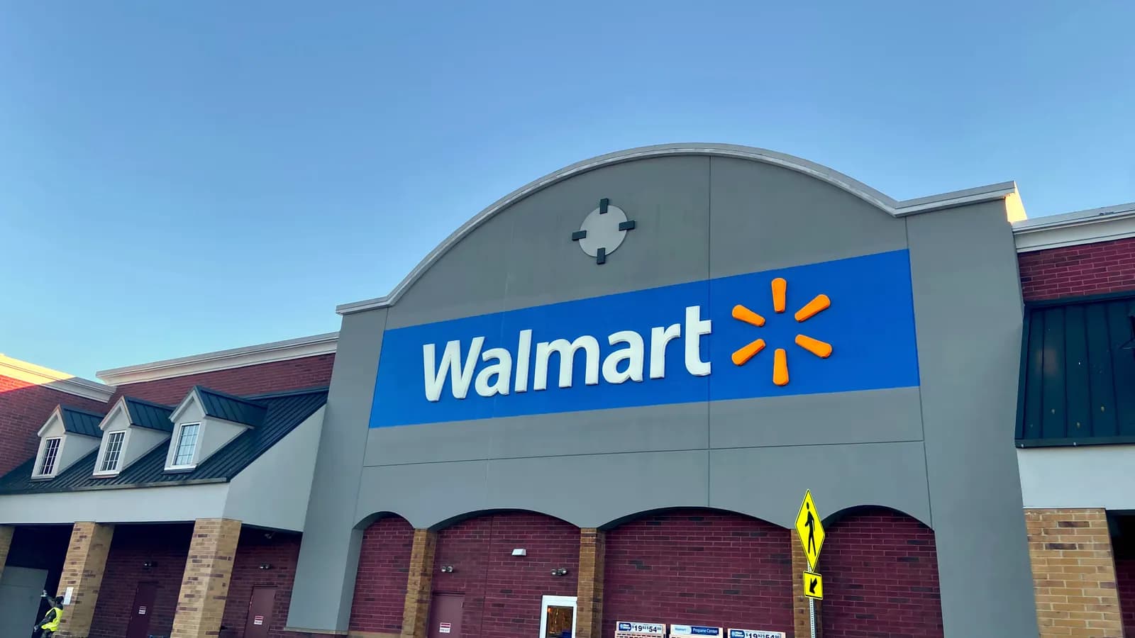 Walmart operations execs latest to leave amid leadership shakeup