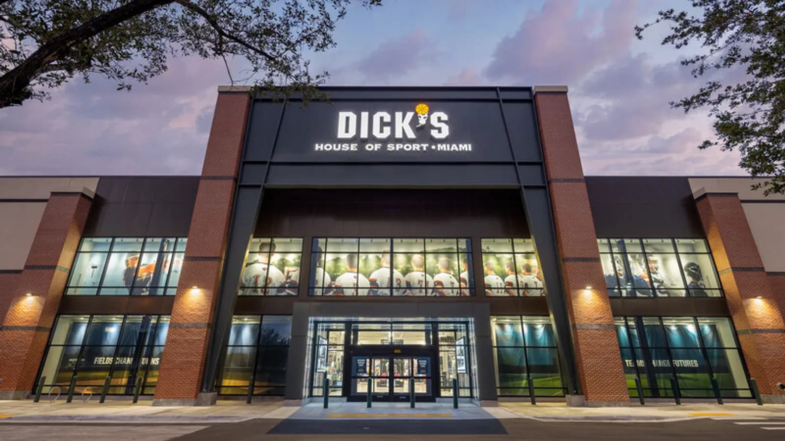 Another strong quarter for Dick’s quells some Foot Locker fears